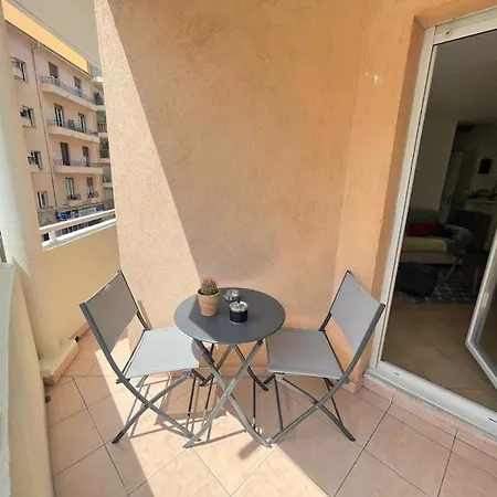 Apartment T2 Moderne Proche Du Port - Clim *